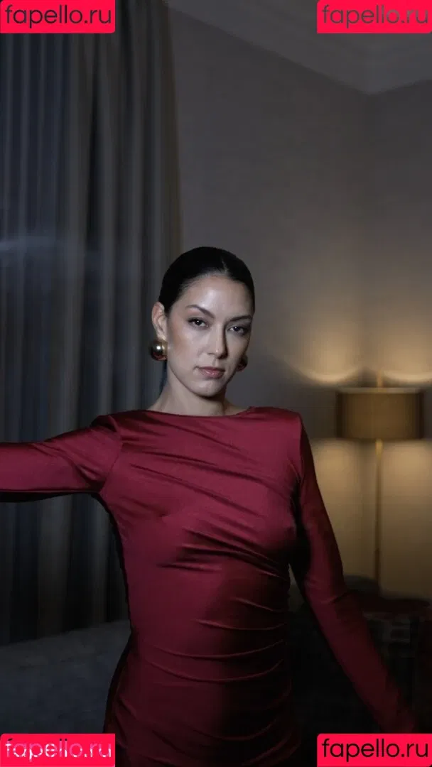 Rebecca Mir / sarahtoninx9_ Onlyfans Photo Gallery 