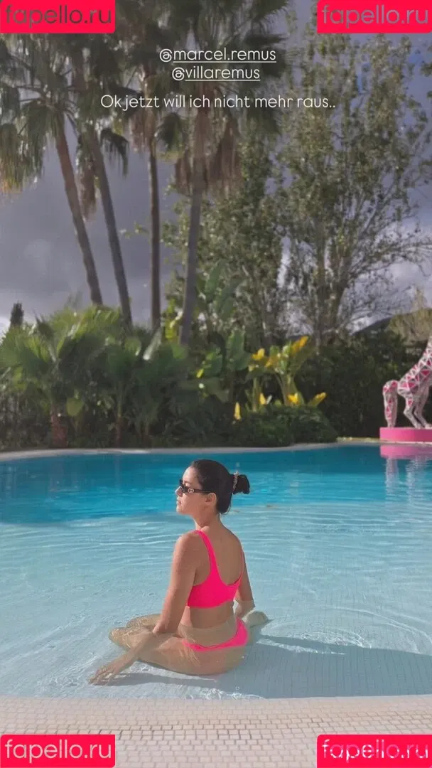 Rebecca Mir / sarahtoninx9_ Onlyfans Photo Gallery 