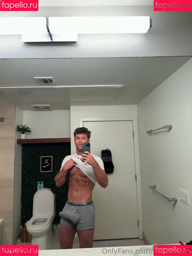 nategarner Onlyfans Photo Gallery 