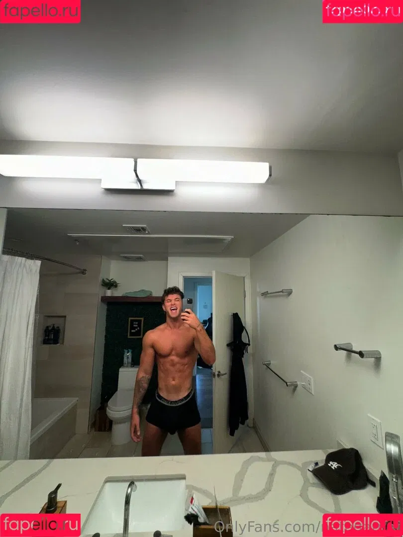 nategarner Onlyfans Photo Gallery 