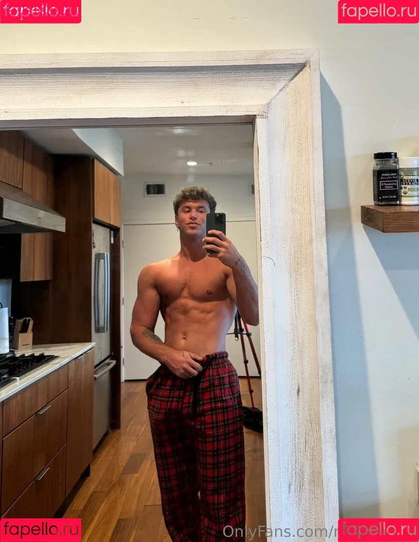 nategarner Onlyfans Photo Gallery 