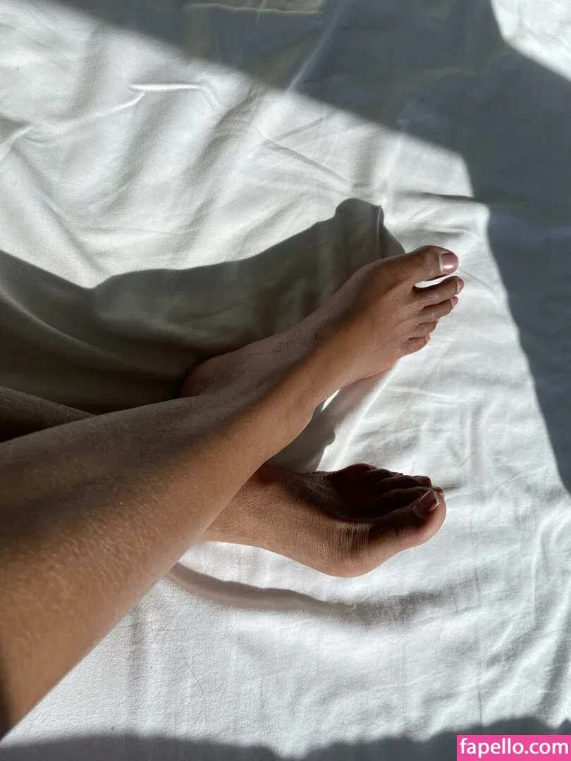 Desi Goddess / ange1slxt / desi_the_goddess Onlyfans Photo Gallery 