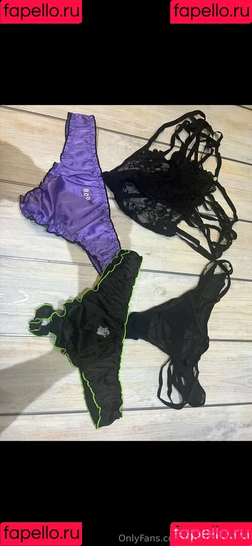 Goddess Goth / Goddess_goth / goddessgothx Onlyfans Photo Gallery 