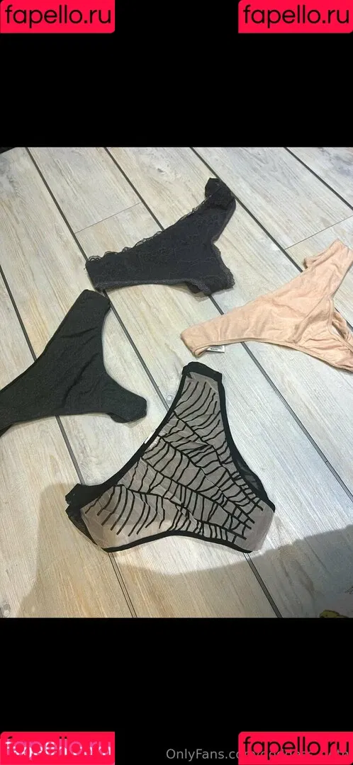 Goddess Goth / Goddess_goth / goddessgothx Onlyfans Photo Gallery 