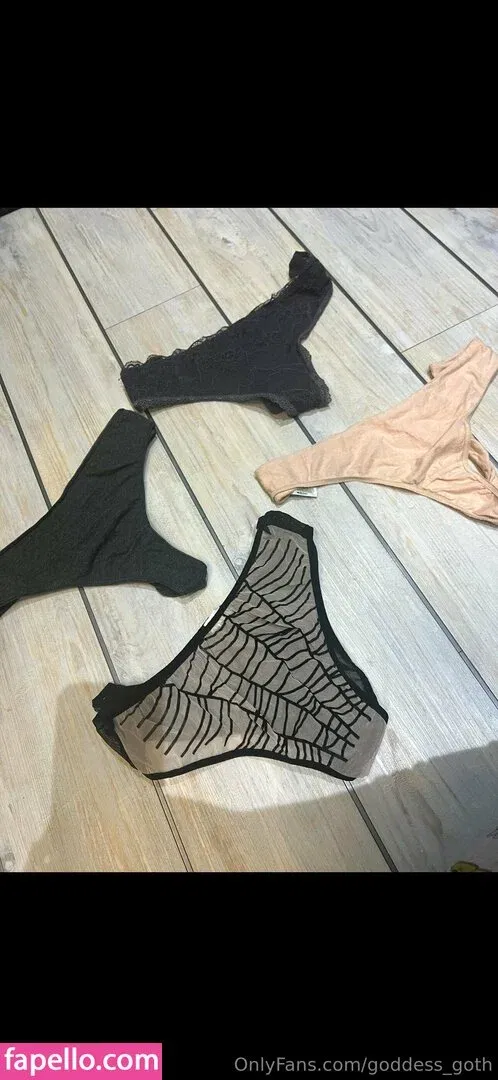 Goddess Goth / Goddess_goth / goddessgothx Onlyfans Photo Gallery 