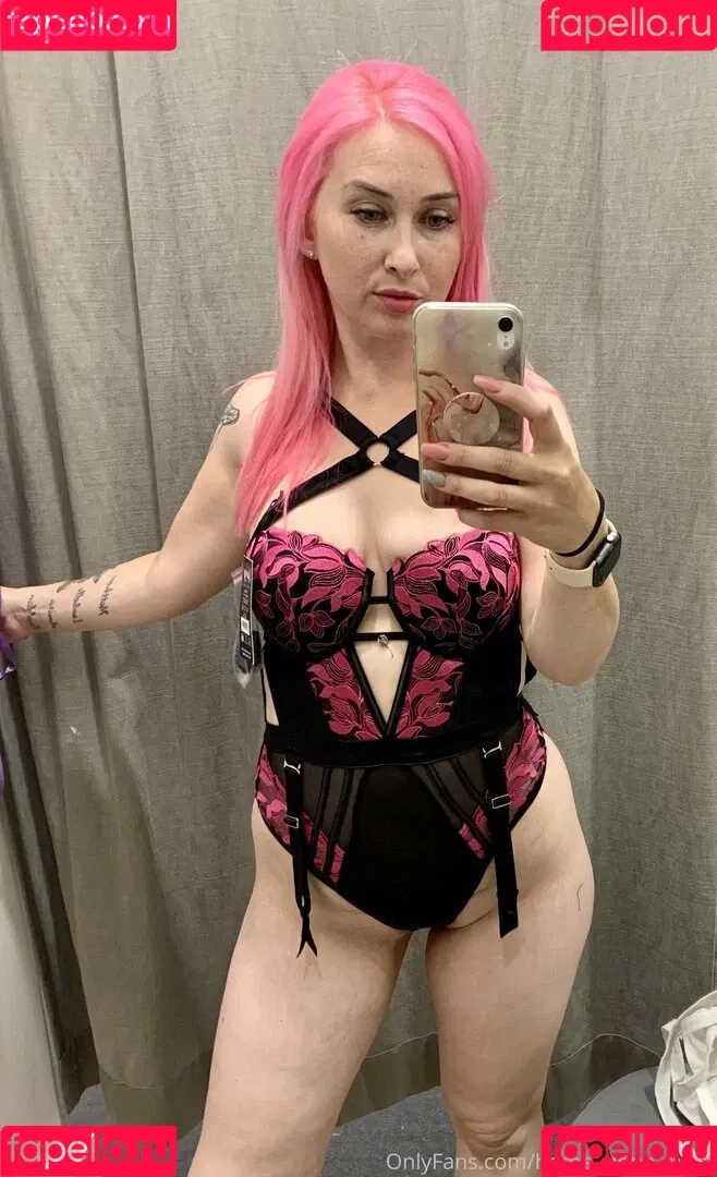 home-alone-mum / momathomealone Onlyfans Photo Gallery 