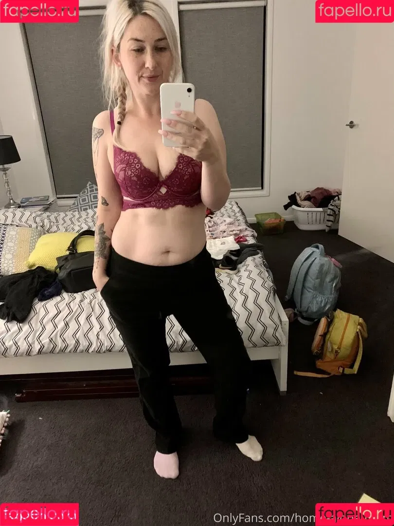 home-alone-mum / momathomealone Onlyfans Photo Gallery 