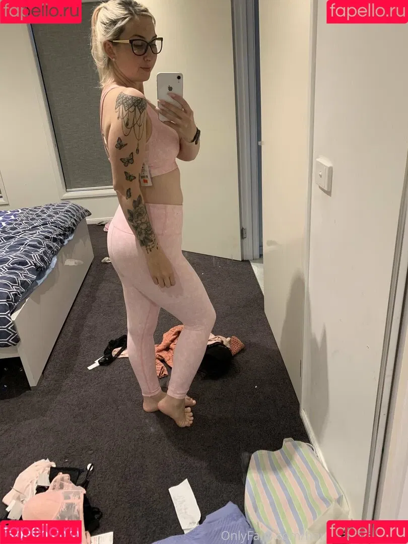 home-alone-mum / momathomealone Onlyfans Photo Gallery 