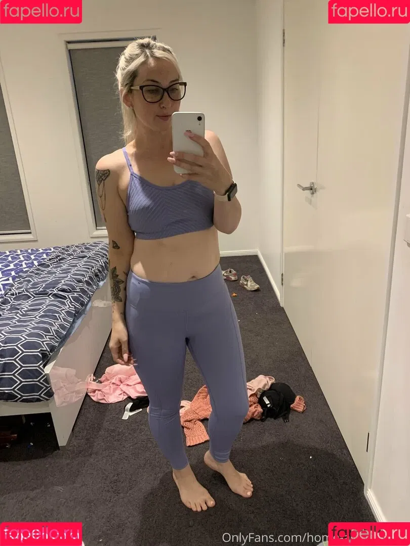 home-alone-mum / momathomealone Onlyfans Photo Gallery 