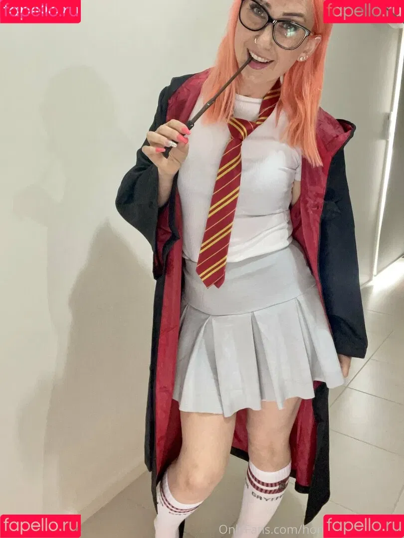 home-alone-mum / momathomealone Onlyfans Photo Gallery 