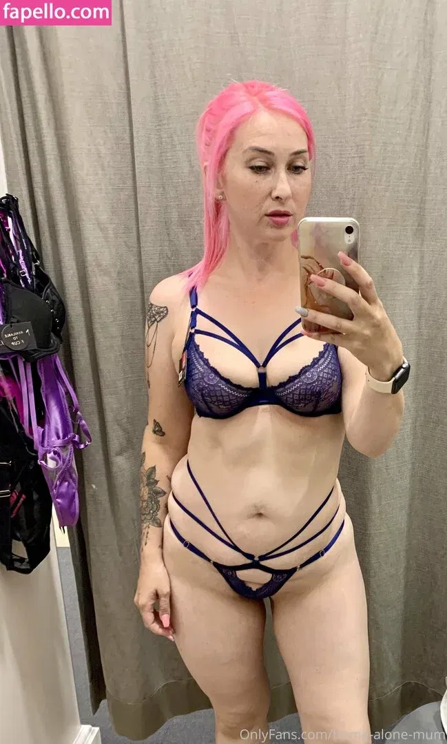 home-alone-mum / momathomealone Onlyfans Photo Gallery 