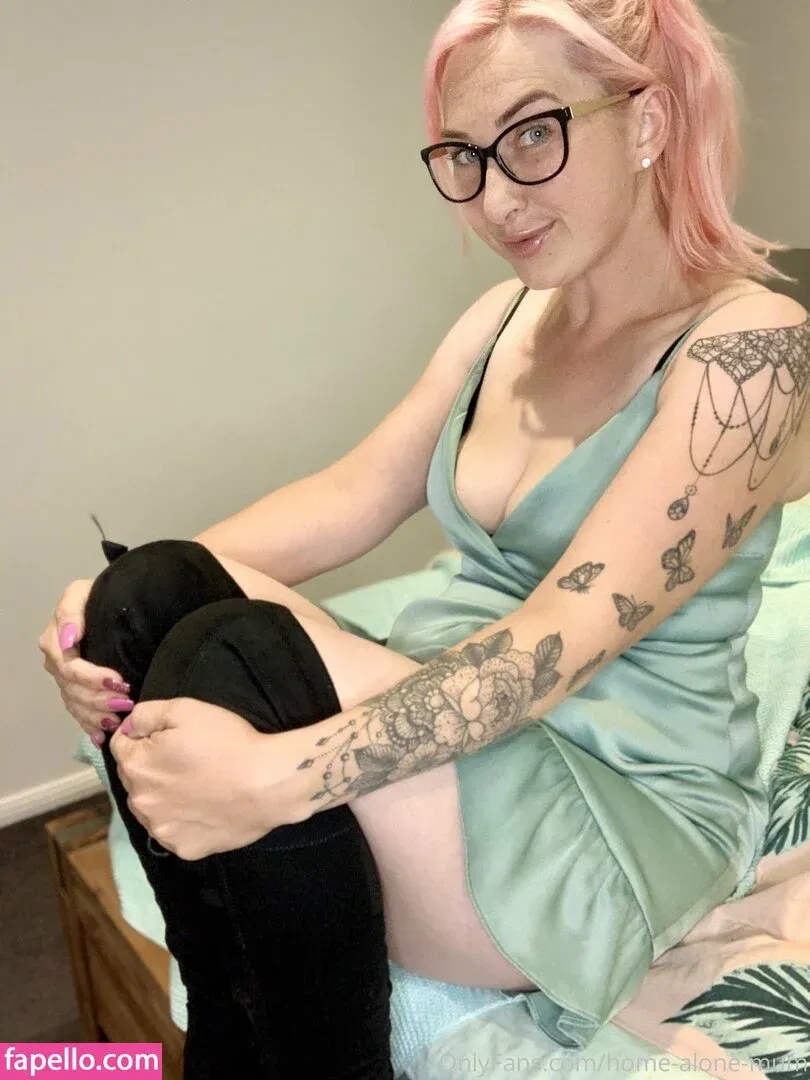 home-alone-mum / momathomealone Onlyfans Photo Gallery 