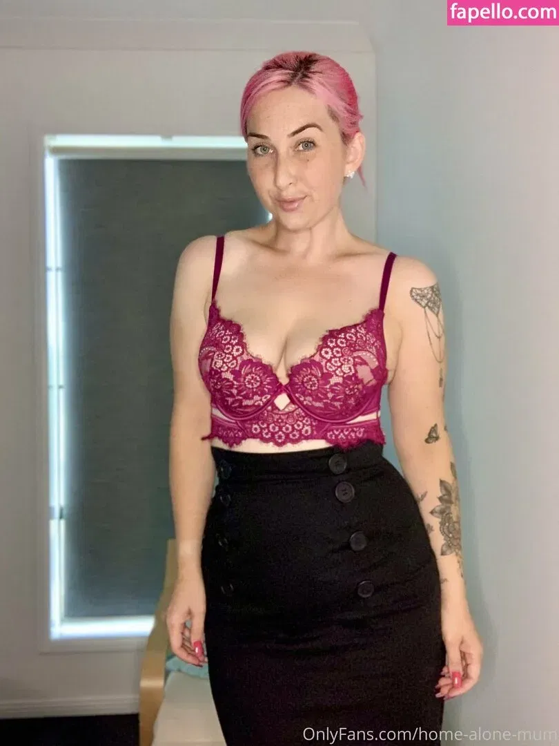 home-alone-mum / momathomealone Onlyfans Photo Gallery 