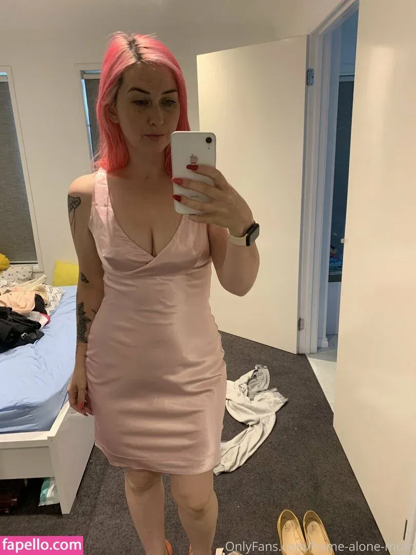 home-alone-mum / momathomealone Onlyfans Photo Gallery 