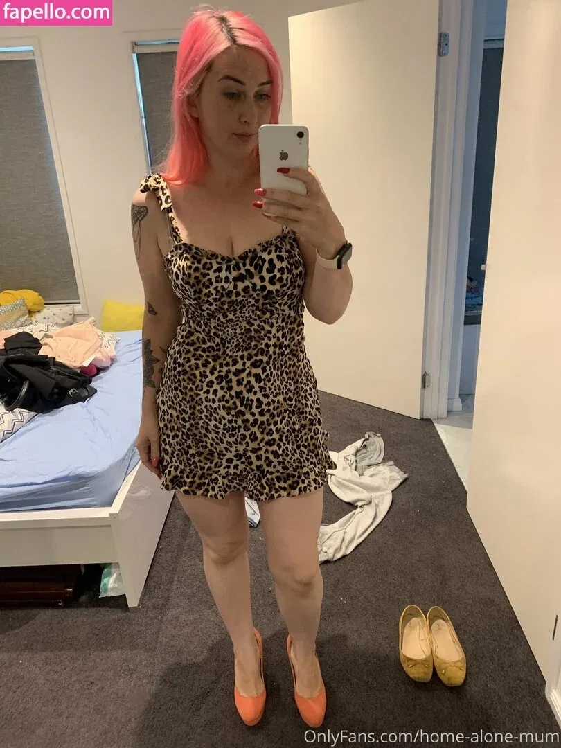 home-alone-mum / momathomealone Onlyfans Photo Gallery 