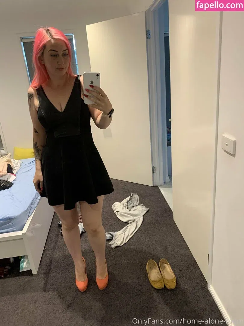 home-alone-mum / momathomealone Onlyfans Photo Gallery 