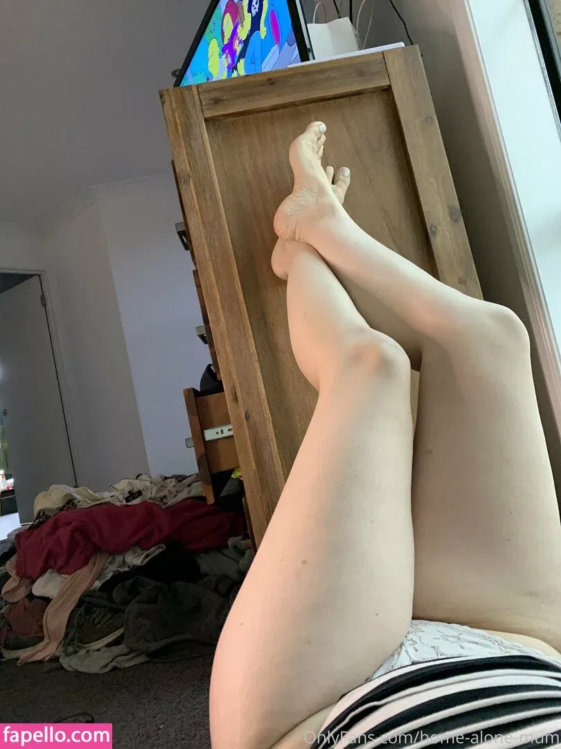 home-alone-mum / momathomealone Onlyfans Photo Gallery 