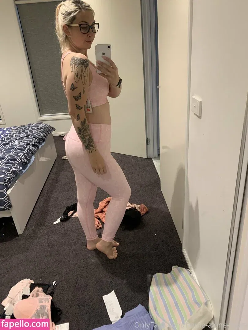 home-alone-mum / momathomealone Onlyfans Photo Gallery 