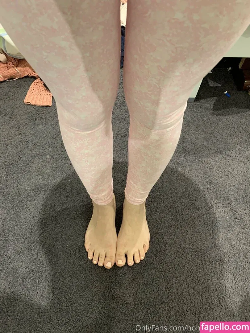 home-alone-mum / momathomealone Onlyfans Photo Gallery 