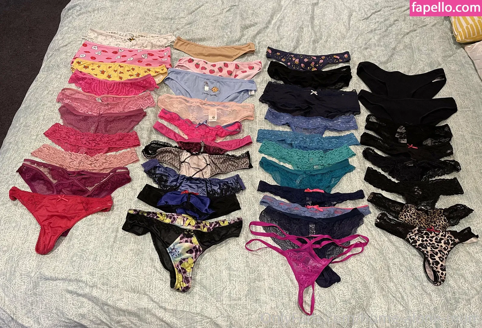 home-alone-mum / momathomealone Onlyfans Photo Gallery 