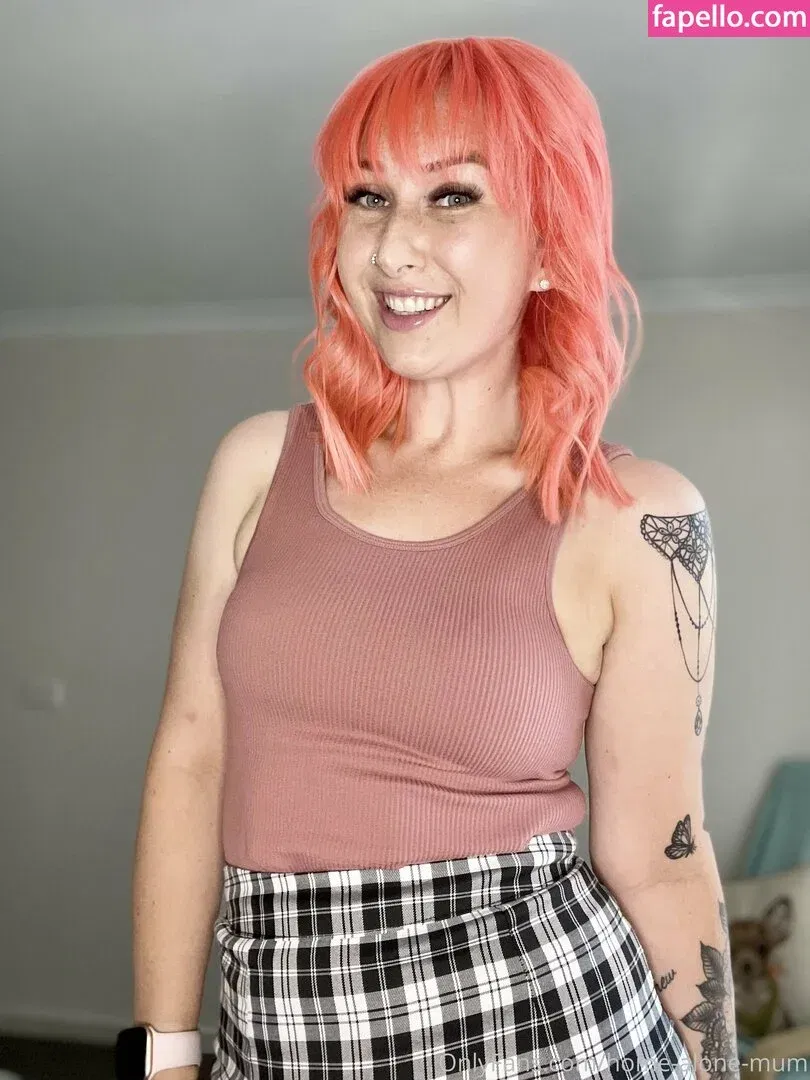 home-alone-mum / momathomealone Onlyfans Photo Gallery 