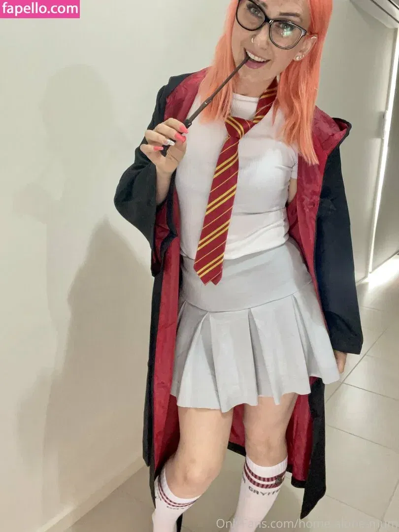 home-alone-mum / momathomealone Onlyfans Photo Gallery 