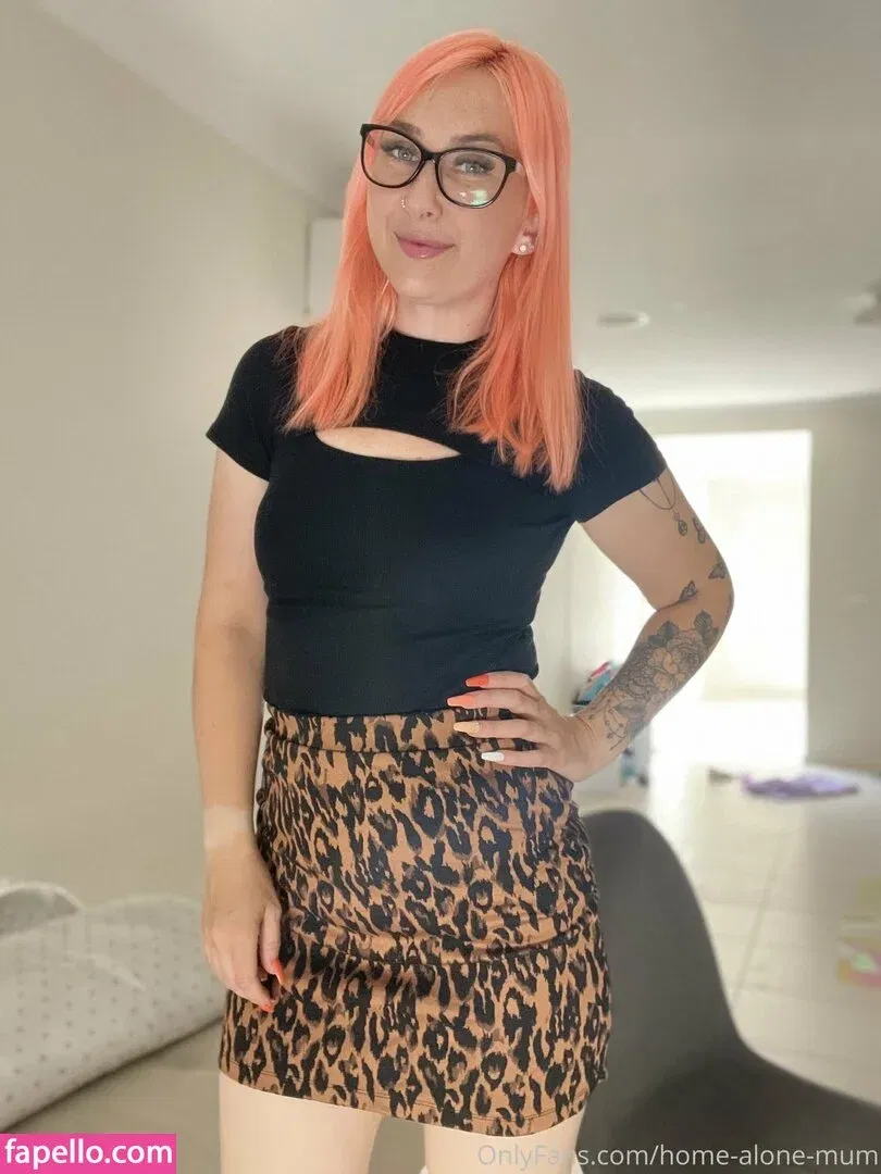 home-alone-mum / momathomealone Onlyfans Photo Gallery 