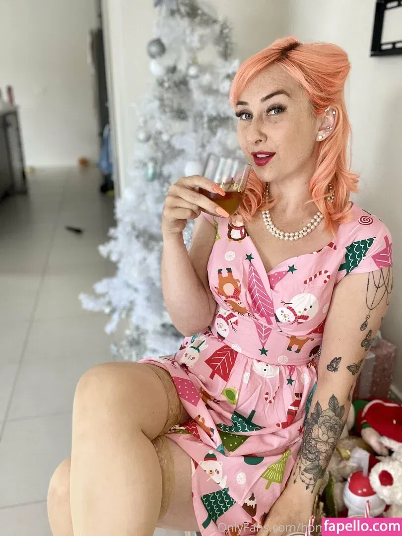 home-alone-mum / momathomealone Onlyfans Photo Gallery 