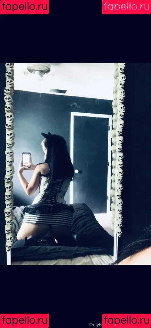 Valerie Vampyr / little__vampire / valerievampyr Onlyfans Photo Gallery 