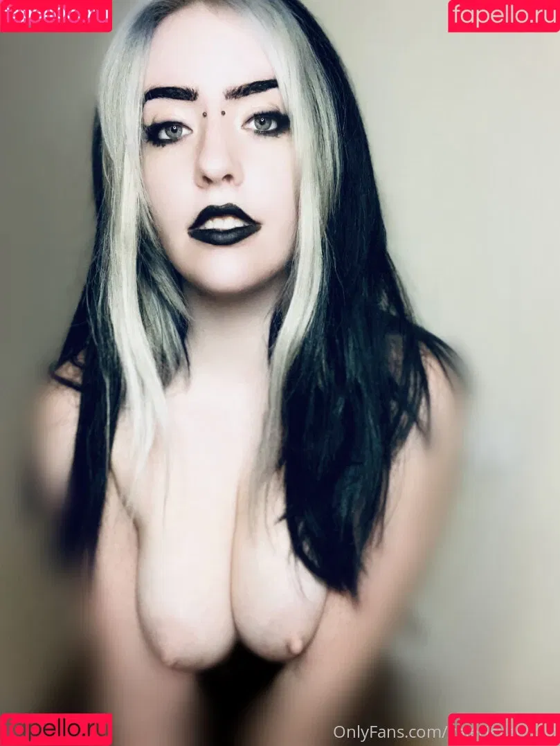 Valerie Vampyr / little__vampire / valerievampyr Onlyfans Photo Gallery 