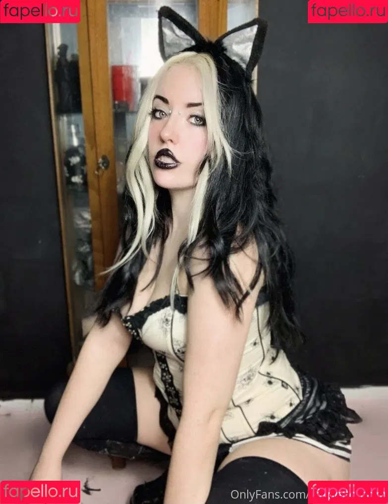 Valerie Vampyr / little__vampire / valerievampyr Onlyfans Photo Gallery 