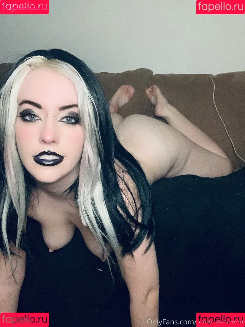 Valerie Vampyr / little__vampire / valerievampyr Onlyfans Photo Gallery 