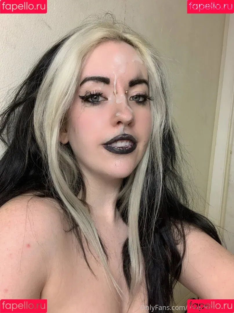 Valerie Vampyr / little__vampire / valerievampyr Onlyfans Photo Gallery 