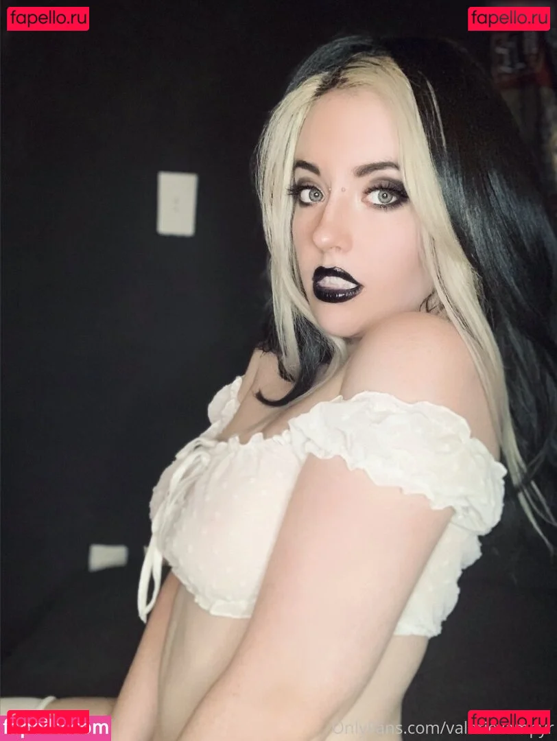 Valerie Vampyr / little__vampire / valerievampyr Onlyfans Photo Gallery 