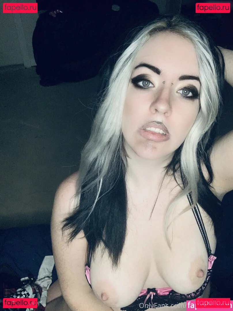 Valerie Vampyr / little__vampire / valerievampyr Onlyfans Photo Gallery 