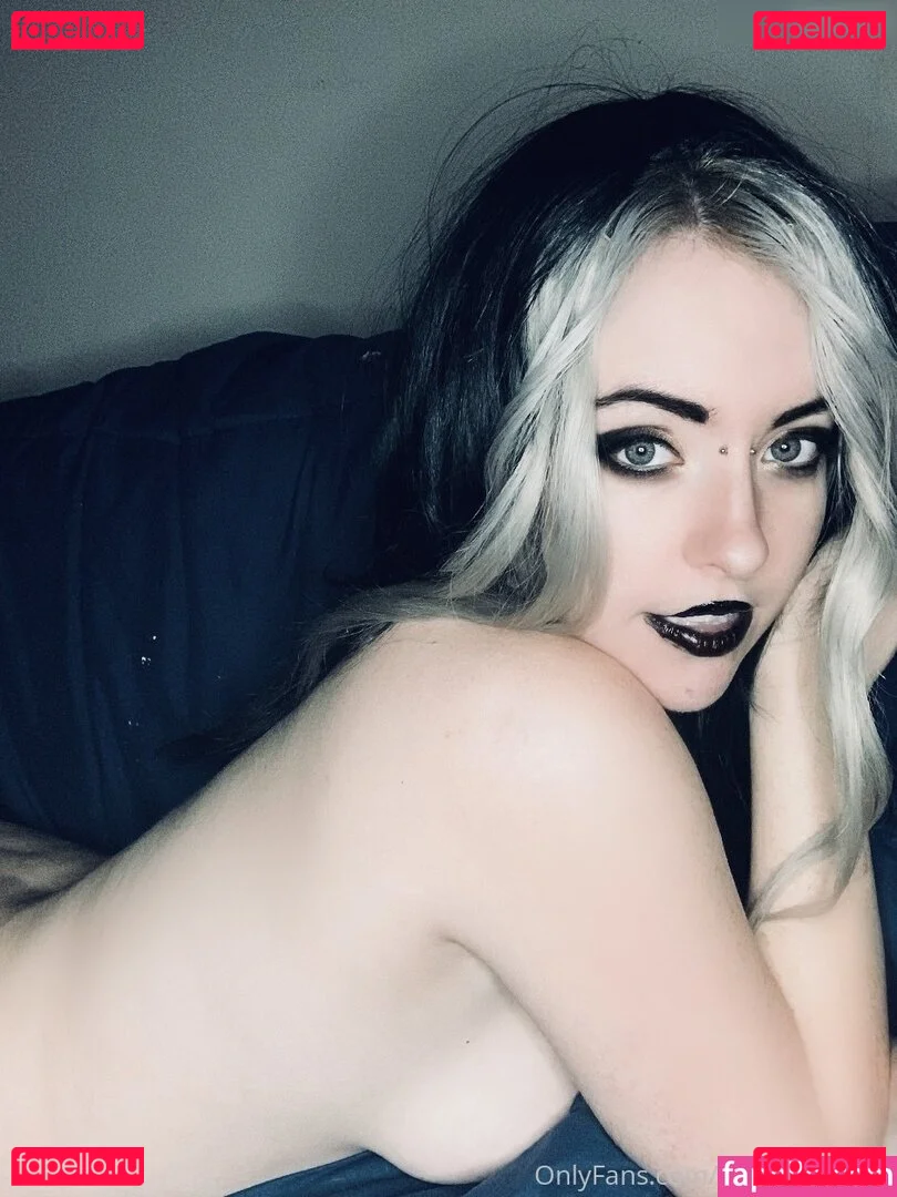 Valerie Vampyr / little__vampire / valerievampyr Onlyfans Photo Gallery 