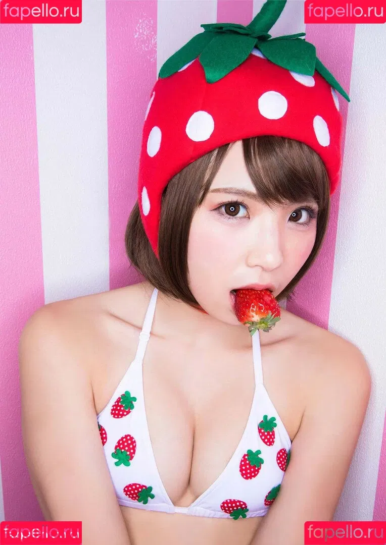 Enako / enako_cos / enakorin / えなこ Onlyfans Photo Gallery 