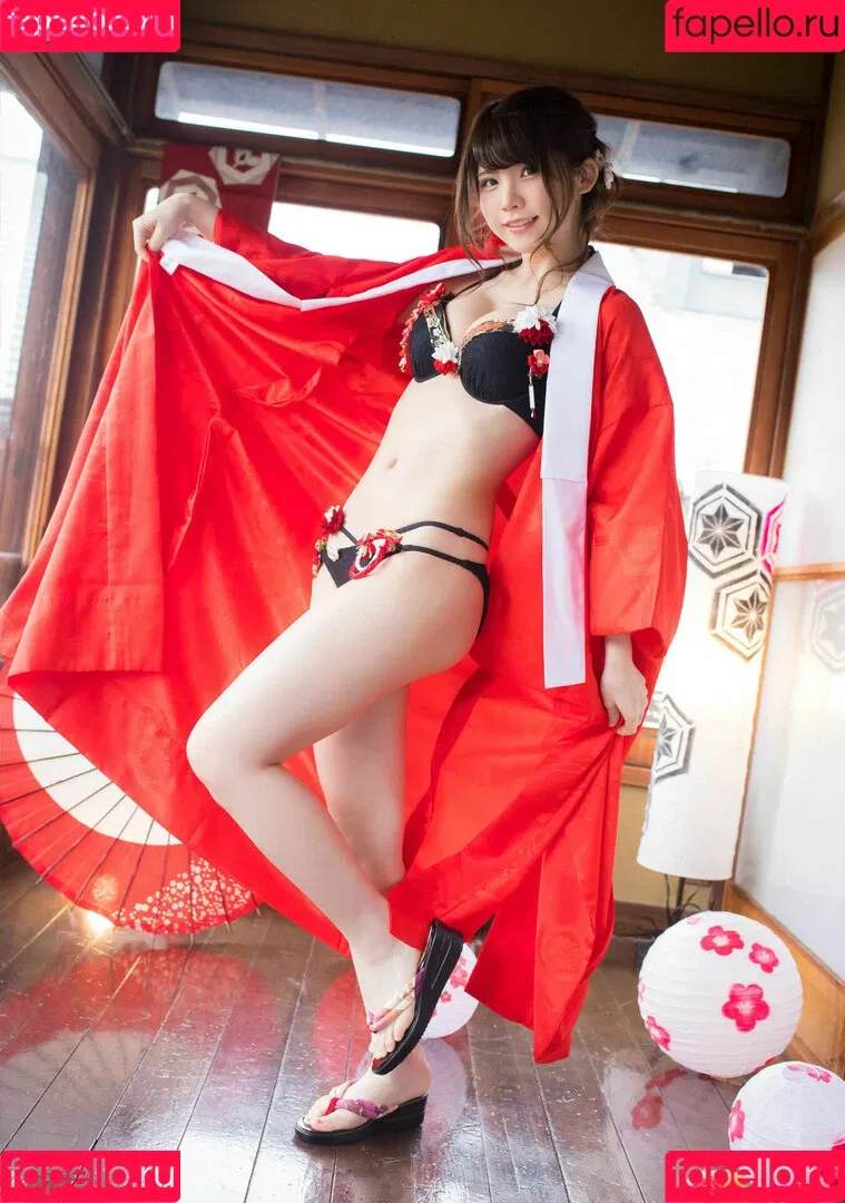 Enako / enako_cos / enakorin / えなこ Onlyfans Photo Gallery 