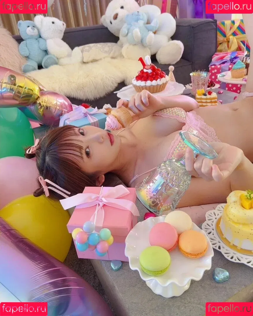 Enako / enako_cos / enakorin / えなこ Onlyfans Photo Gallery 