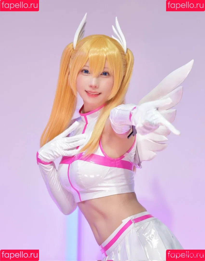 Enako / enako_cos / enakorin / えなこ Onlyfans Photo Gallery 