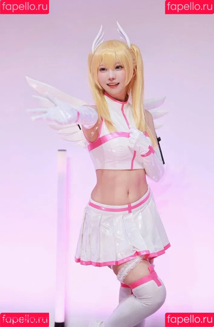 Enako / enako_cos / enakorin / えなこ Onlyfans Photo Gallery 