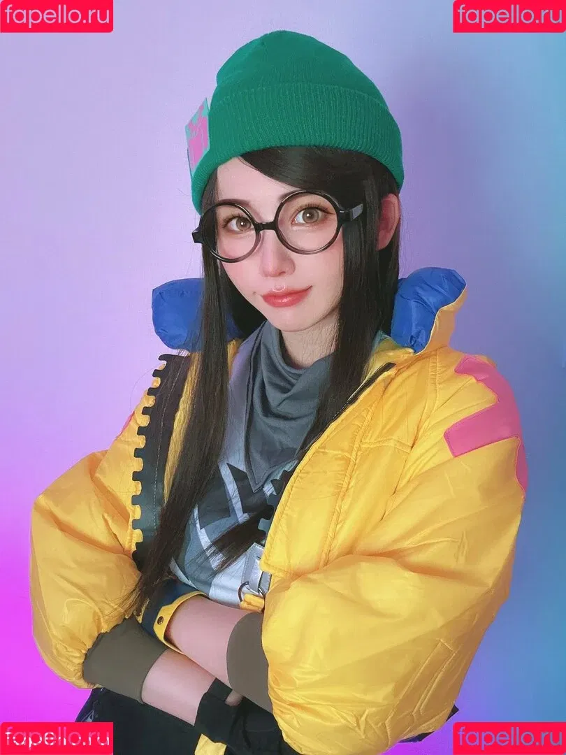 Enako / enako_cos / enakorin / えなこ Onlyfans Photo Gallery 