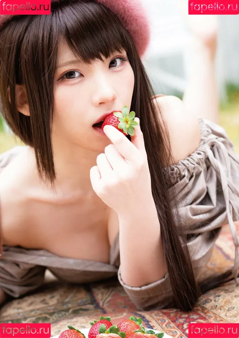 Enako / enako_cos / enakorin / えなこ Onlyfans Photo Gallery 