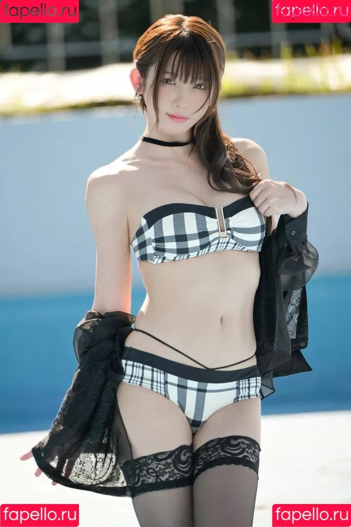 Enako / enako_cos / enakorin / えなこ Onlyfans Photo Gallery 