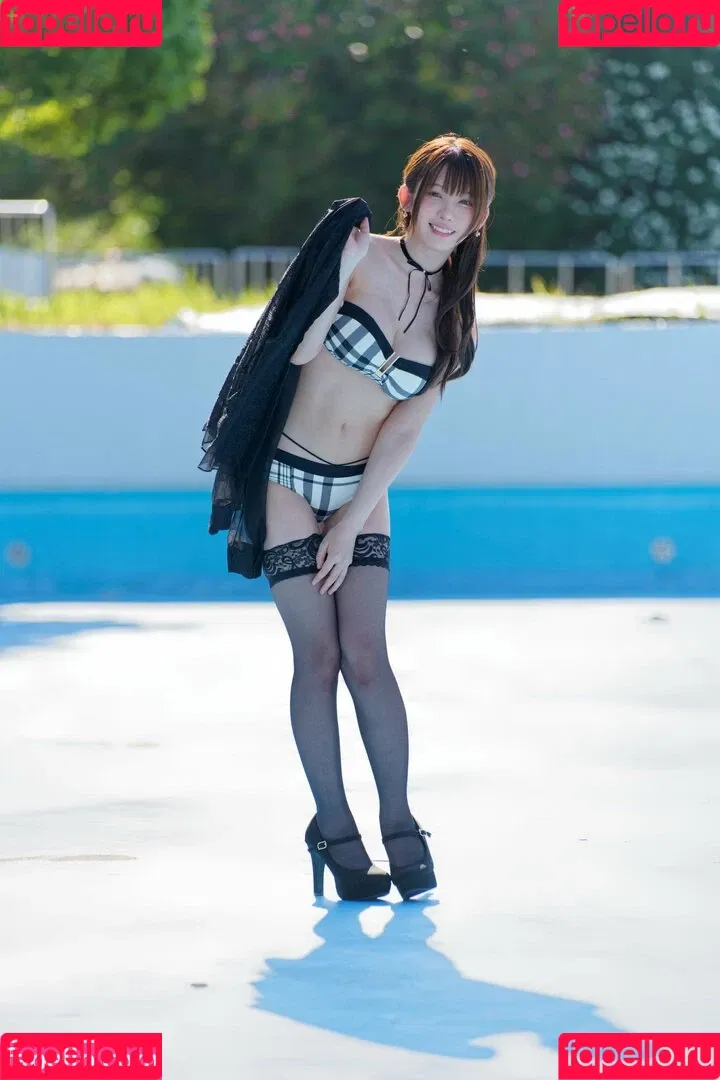 Enako / enako_cos / enakorin / えなこ Onlyfans Photo Gallery 