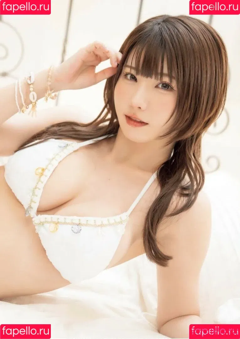 Enako / enako_cos / enakorin / えなこ Onlyfans Photo Gallery 