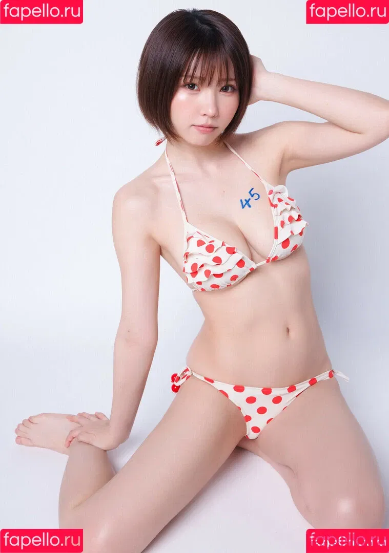 Enako / enako_cos / enakorin / えなこ Onlyfans Photo Gallery 