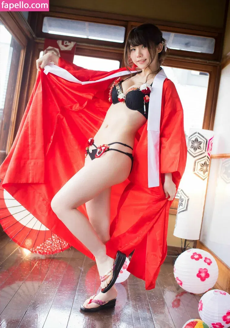 Enako / enako_cos / enakorin / えなこ Onlyfans Photo Gallery 