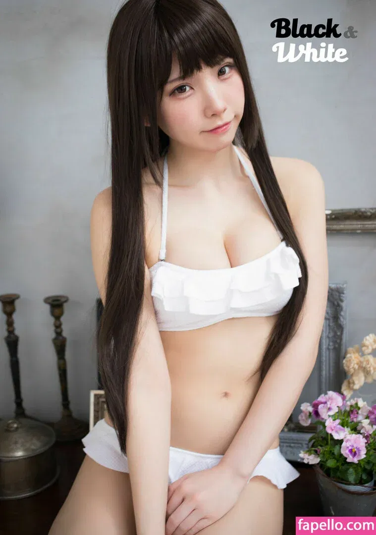 Enako / enako_cos / enakorin / えなこ Onlyfans Photo Gallery 