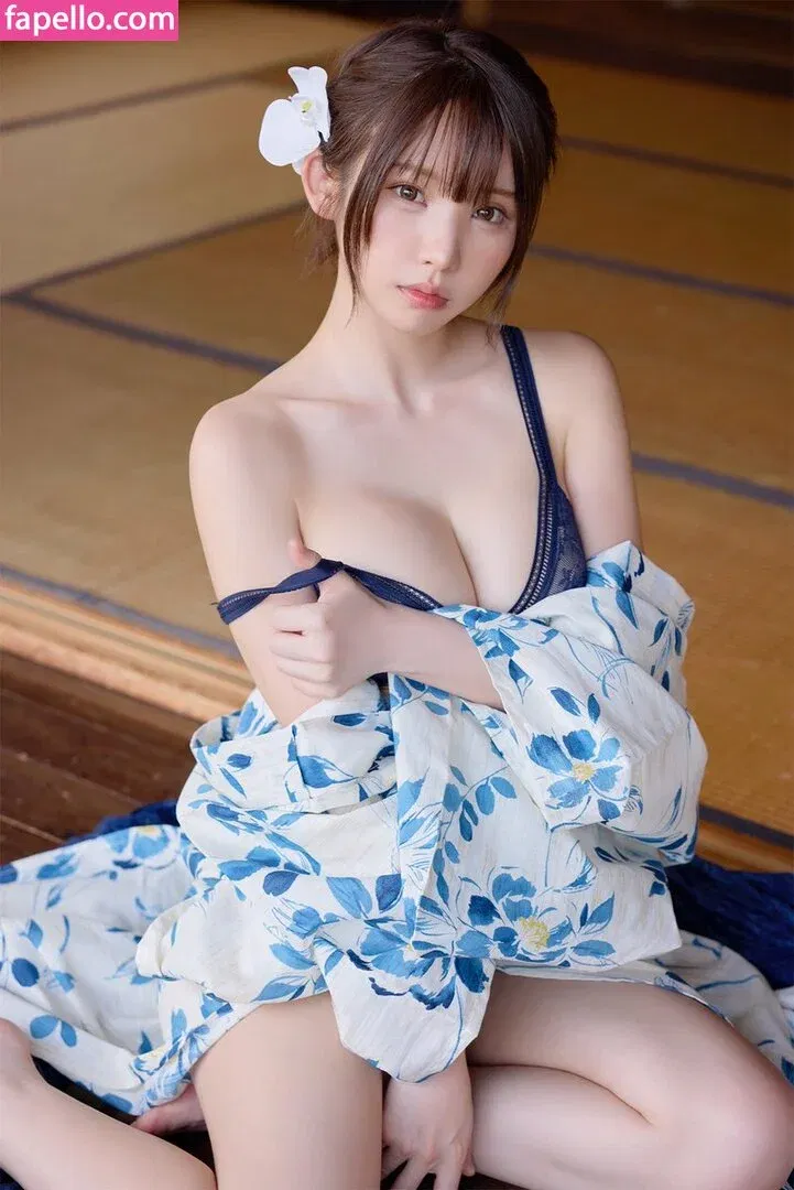 Enako / enako_cos / enakorin / えなこ Onlyfans Photo Gallery 